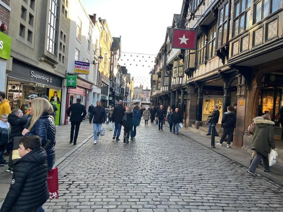 Romance On The Rows - Hot Tub City Centre Chester Zewnętrze zdjęcie